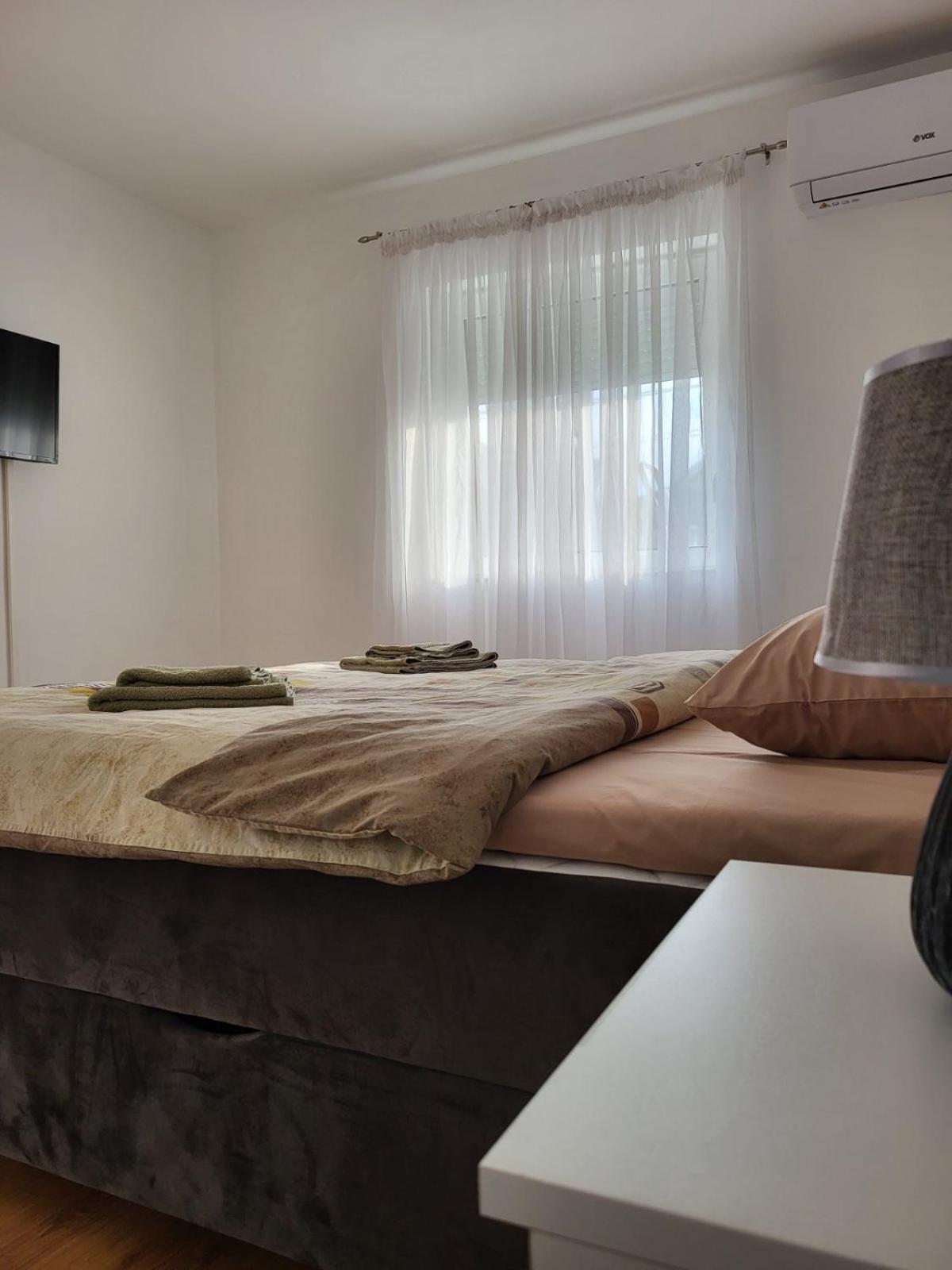 Ferienwohnung Sleep & Go Surčin Exterior foto