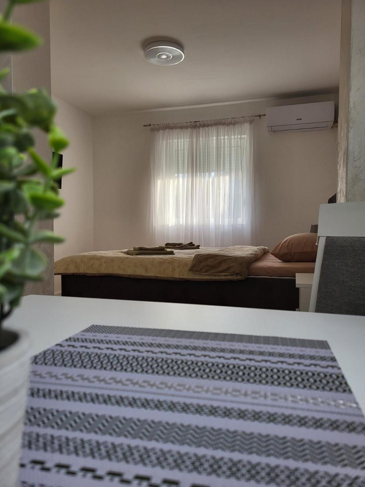 Ferienwohnung Sleep & Go Surčin Exterior foto